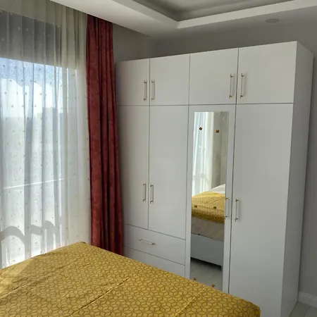 Lux 1+1 Airport View Apartament *