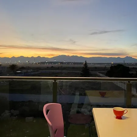 Lux 1+1 Airport View Appartement *